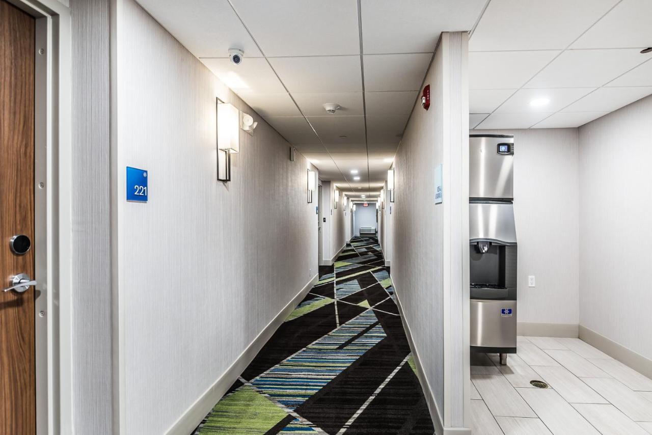 Holiday Inn Express Flint-Campus Area By Ihg Exterior photo
