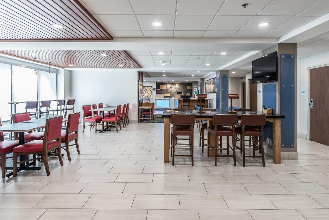 Holiday Inn Express Flint-Campus Area By Ihg Exterior photo