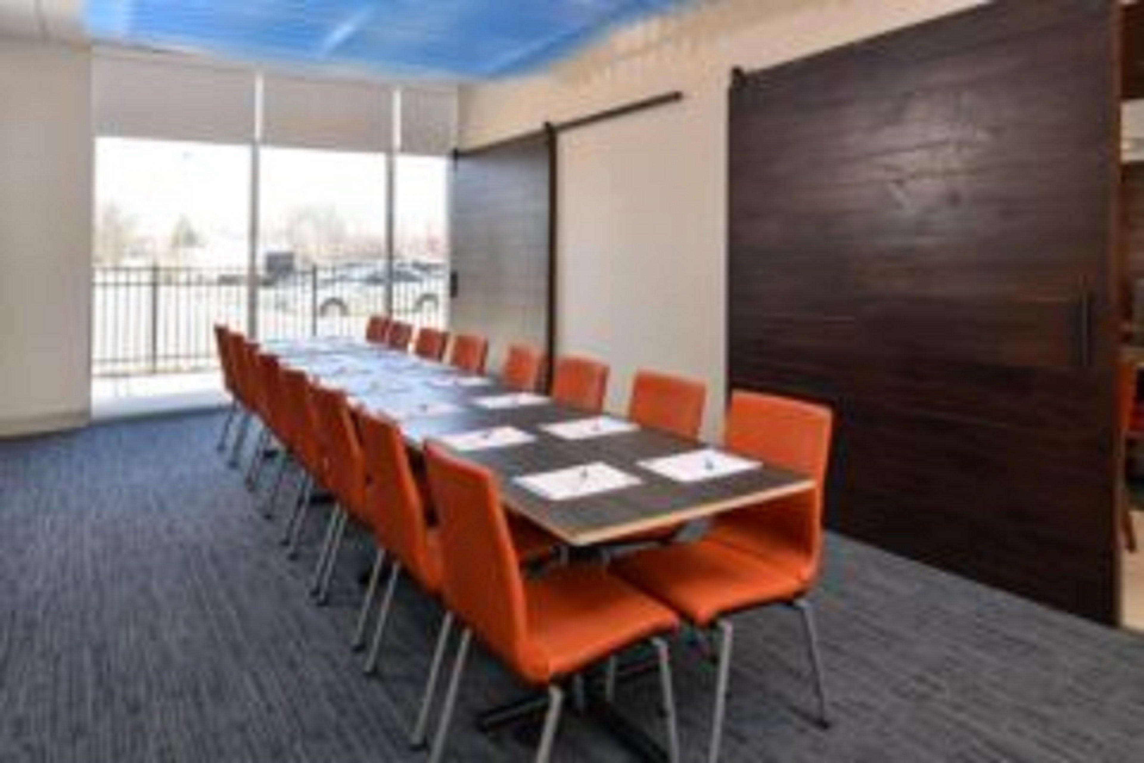 Holiday Inn Express Flint-Campus Area By Ihg Exterior photo